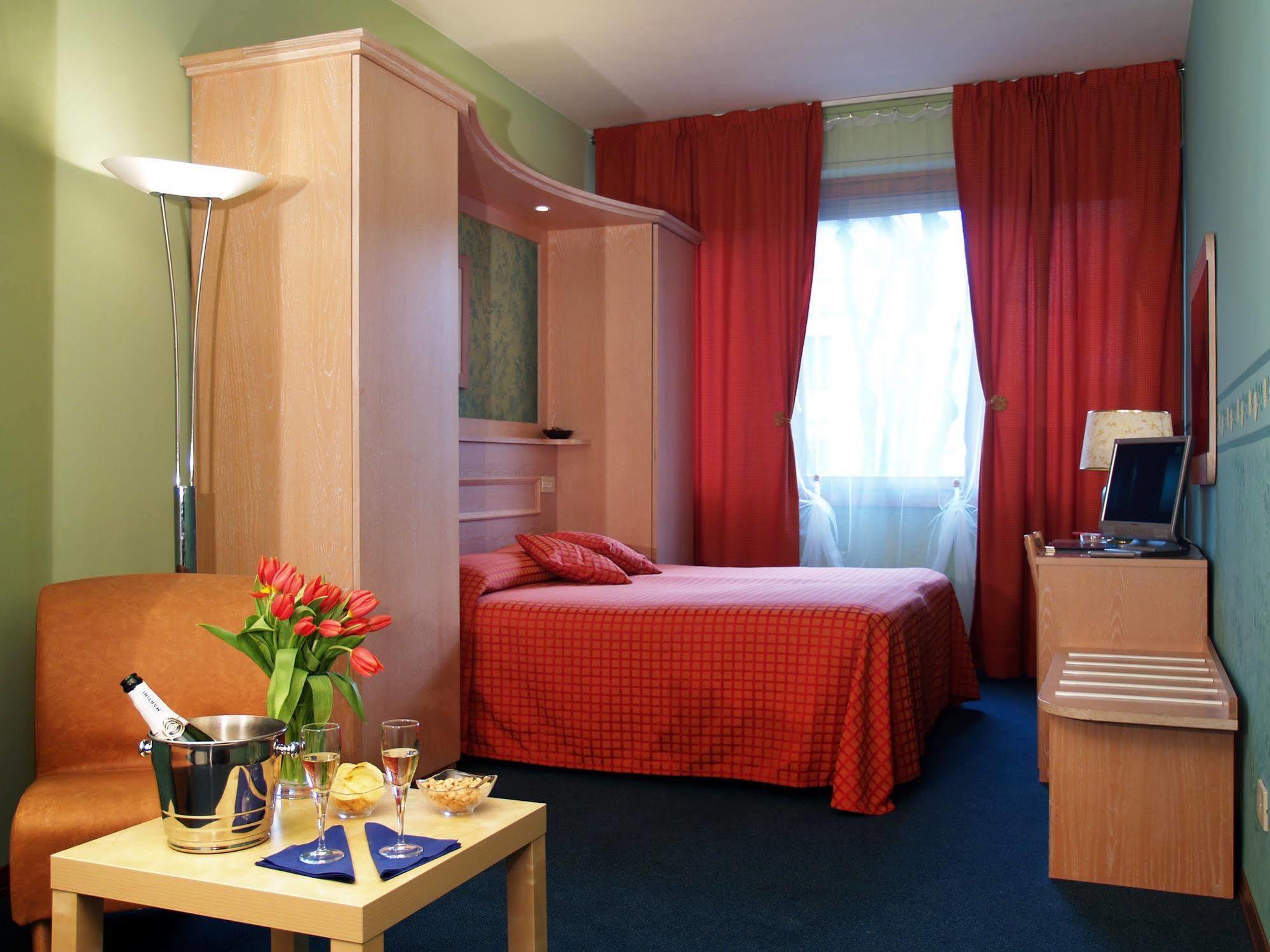 פירנצה Hotel Meridiana מראה חיצוני תמונה